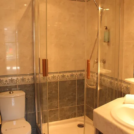 Otel Le Dauphin 3*