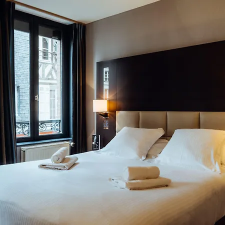 Le Dauphin Les Loges Hotel 3*