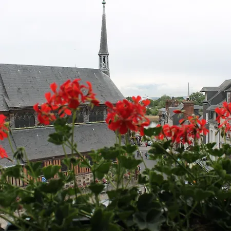 Le Dauphin Les Loges 3* Honfleur