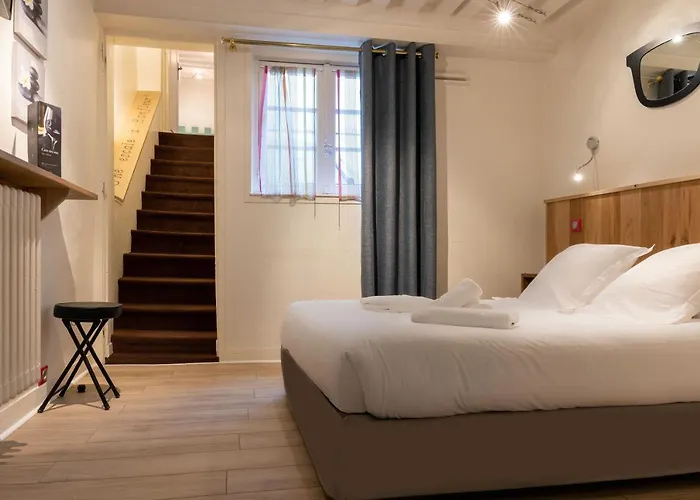 Le Dauphin Отель Онфлёр