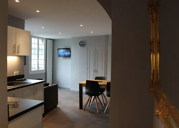 Le Dauphin Онфлёр